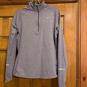 Nike women’s 1/4 zip sz M